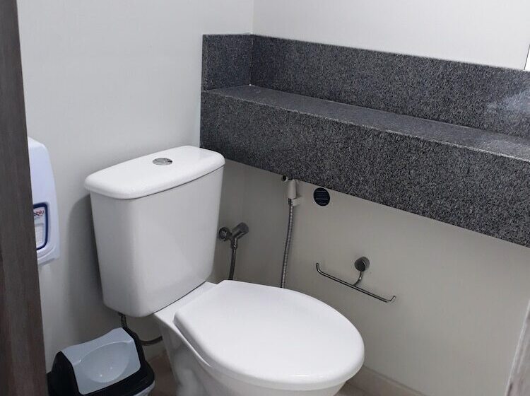 호텔 Valerim Itajai / Navegantes