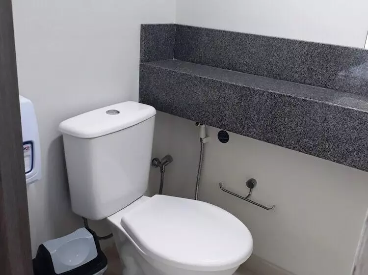 Hotel Valerim Itajai / Navegantes