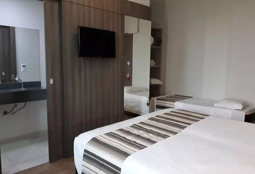 Hotel Valerim Itajai / Navegantes