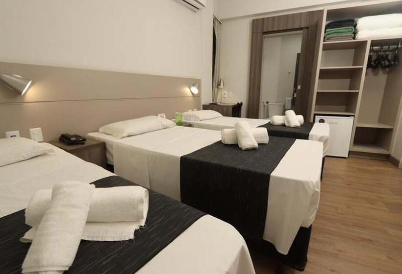 호텔 Valerim Itajai / Navegantes