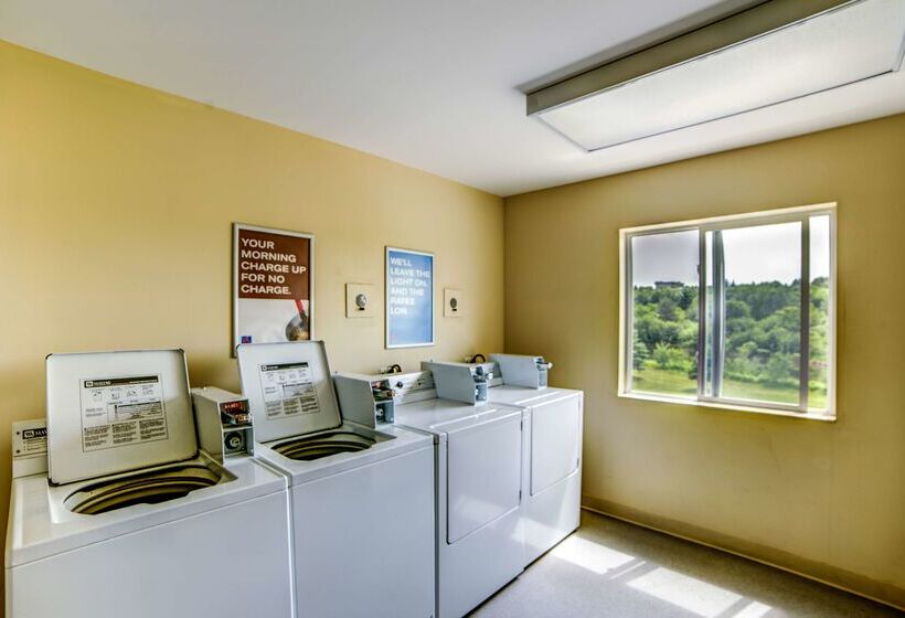 Motel 6huntsville, On