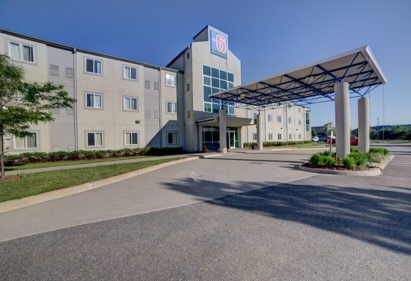 Motel 6huntsville, On