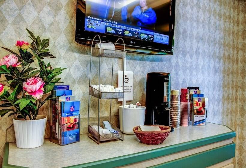 Motel 6huntsville, On