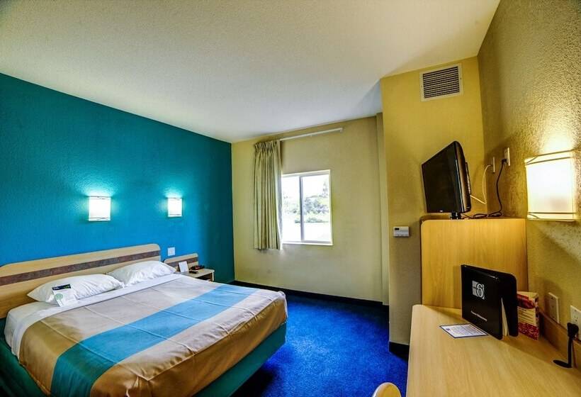 Motel 6huntsville, On