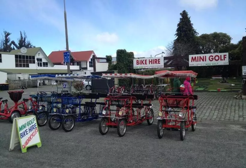 汽车旅馆  Lakefront Lodge