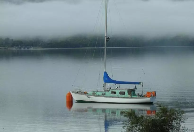 汽车旅馆  Lakefront Lodge