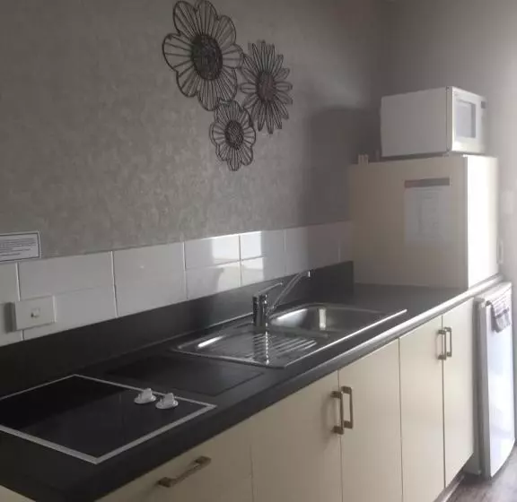 汽车旅馆  Lakefront Lodge