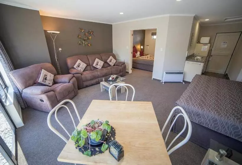 汽车旅馆  Lakefront Lodge