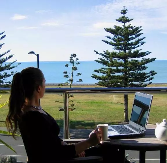 مُتل Pebble Beach Motor Inn