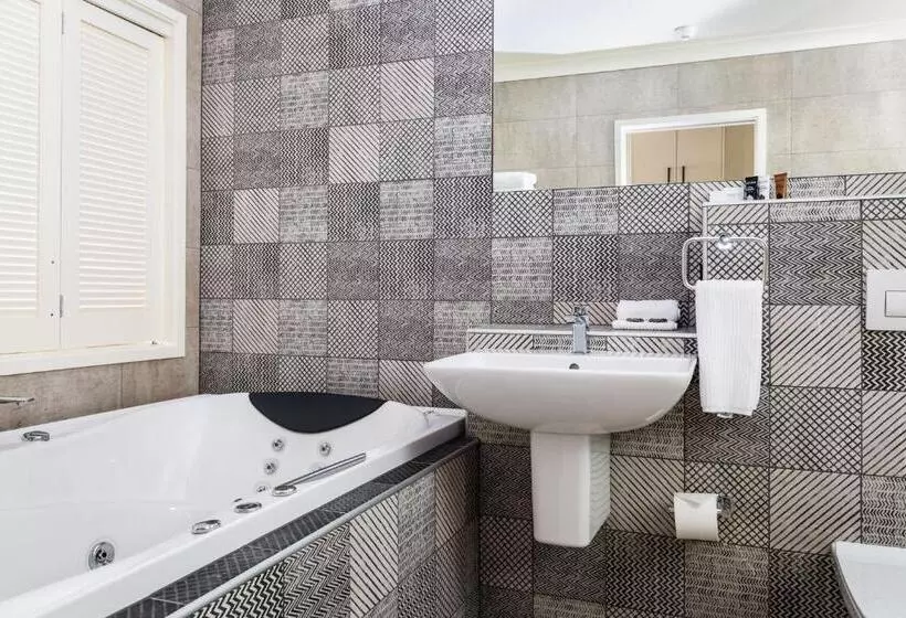 مُتل Pebble Beach Motor Inn