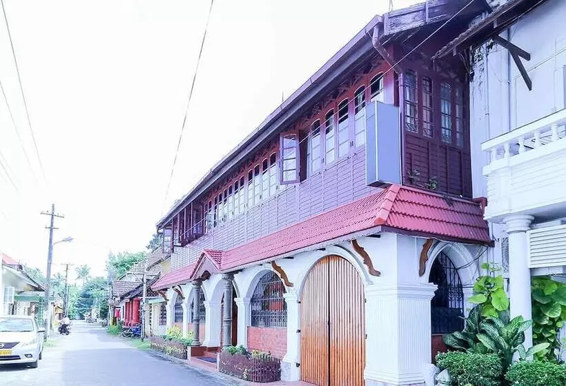 Residência Chiramel Residency