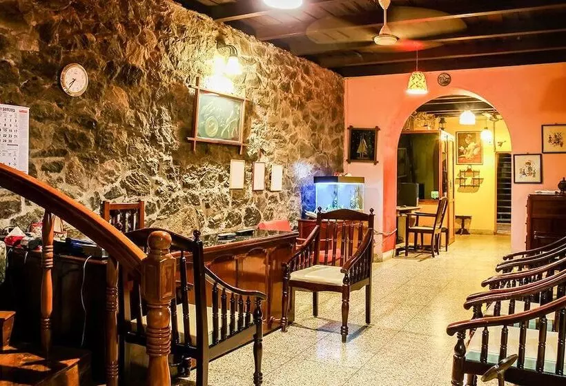 Residência Chiramel Residency