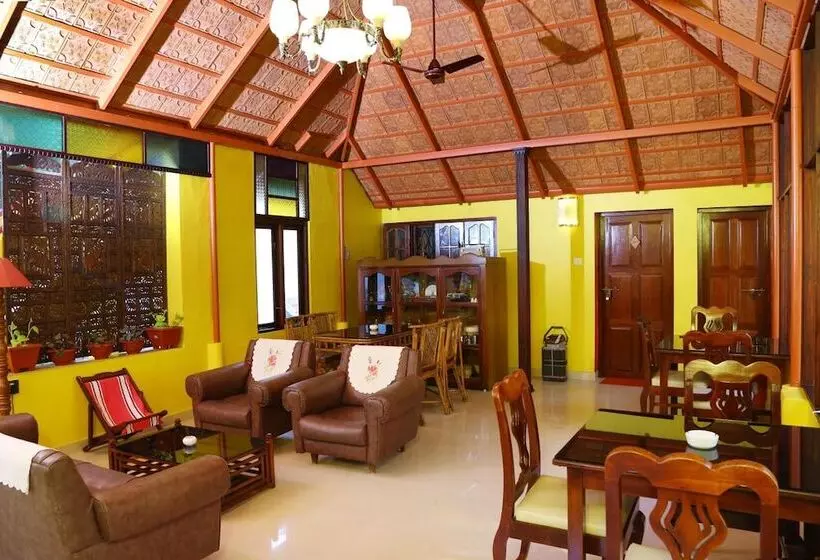 Residência Chiramel Residency