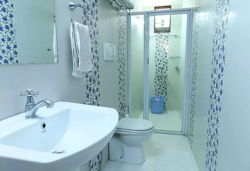 Residência Chiramel Residency