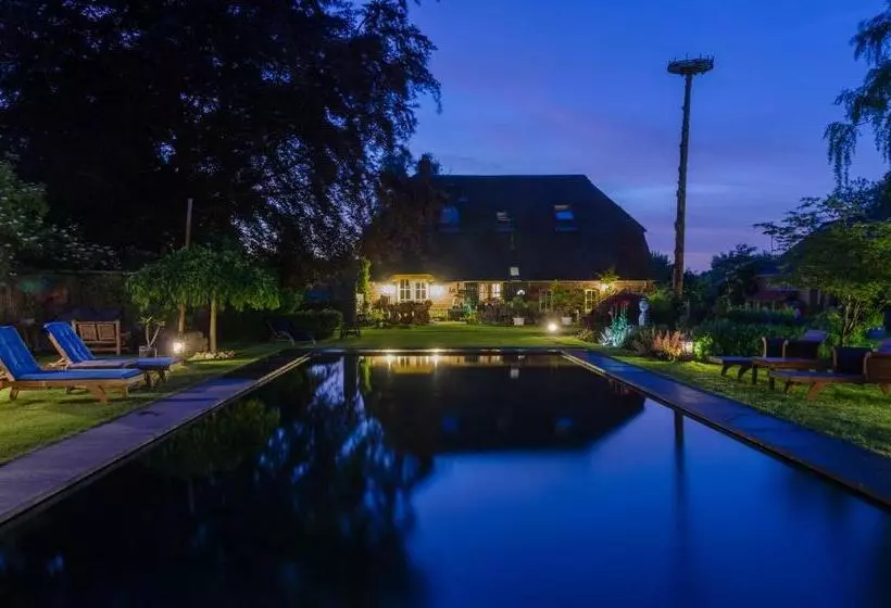 ベッドアンドブレックファースト Rumah Indo Garden