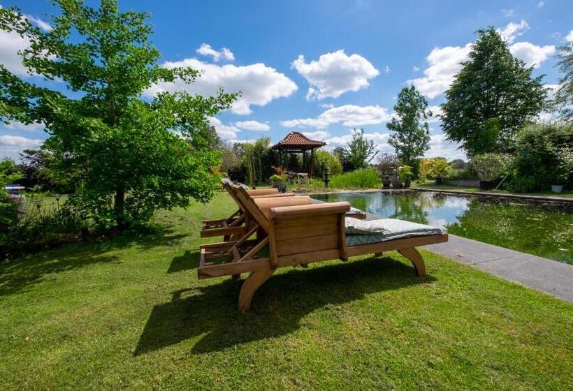 Bed and Breakfast Rumah Indo Garden