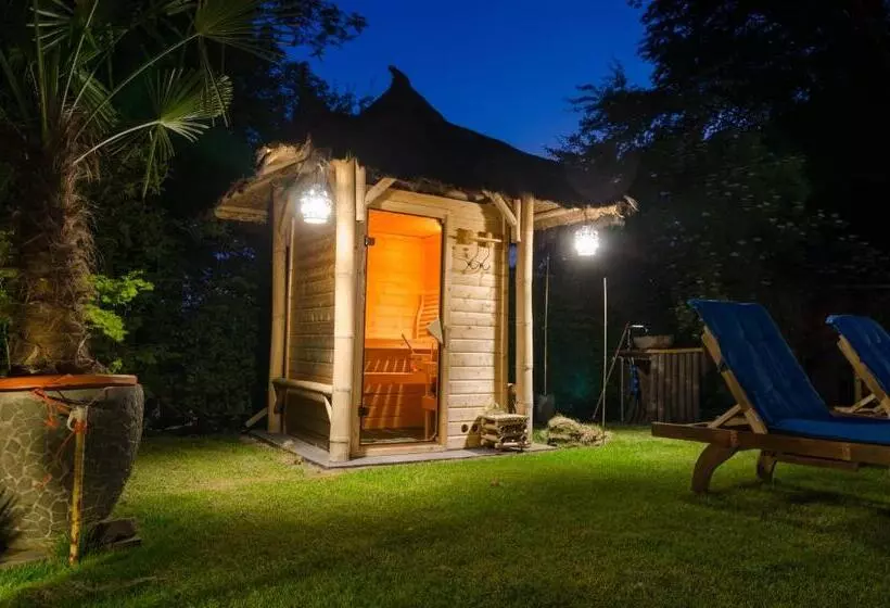 ベッドアンドブレックファースト Rumah Indo Garden