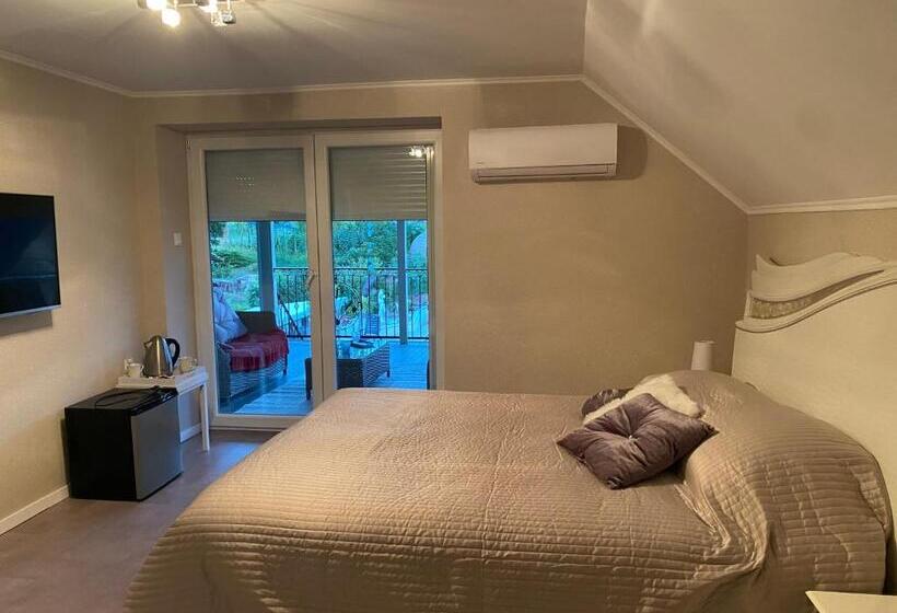 膳宿费 Maria Vendéghaz