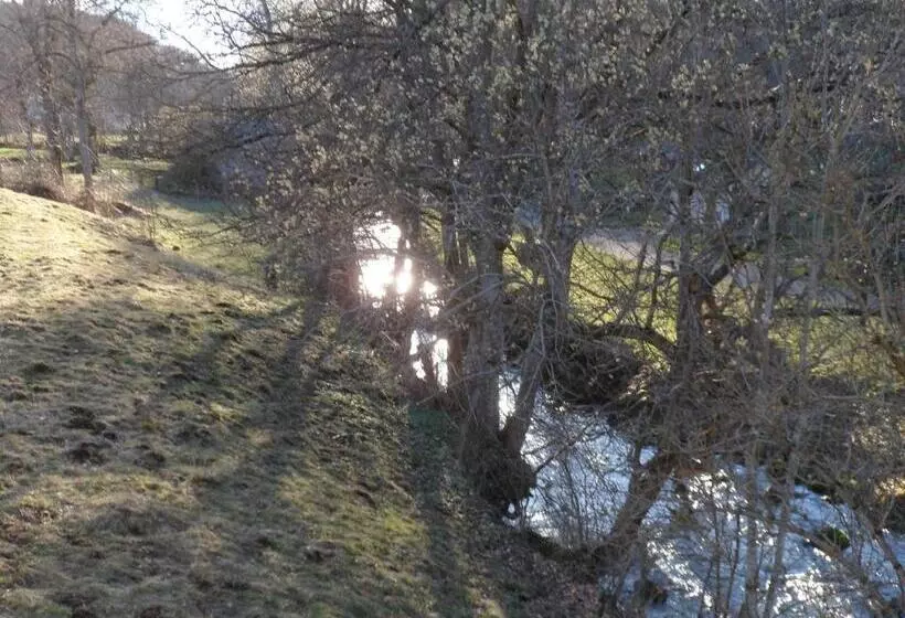 ベッドアンドブレックファースト Le Pont Du Roy