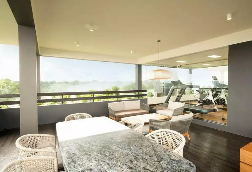 Doubletree By Hilton Weerawila Rajawarna Resort