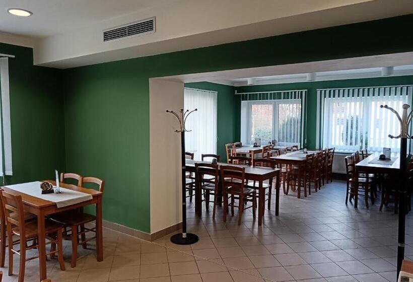 ホテル Centrum Pro Vzdělávání A Kulturu