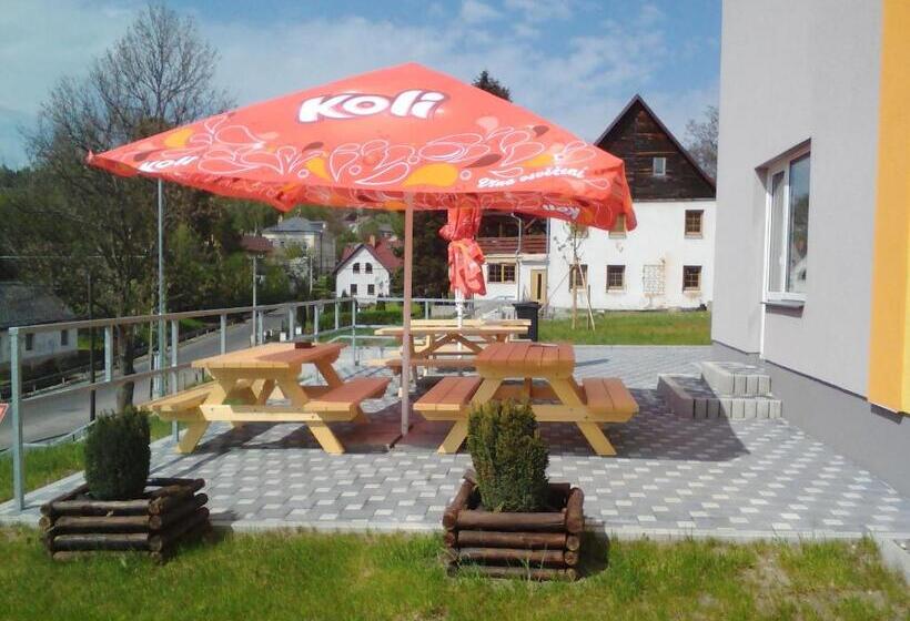 ホテル Centrum Pro Vzdělávání A Kulturu