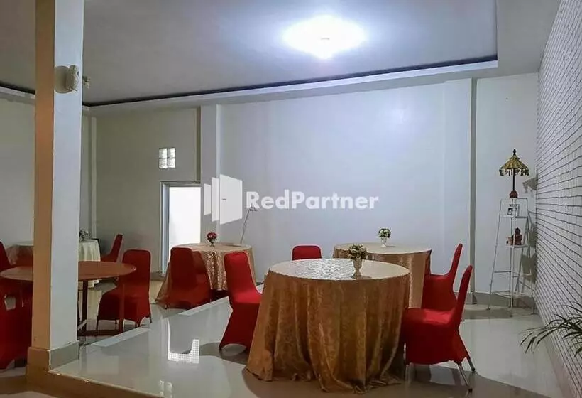 ホテル Puri Yasmin Potowanua Lasusua Mitra Reddoorz