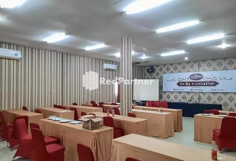 ホテル Puri Yasmin Potowanua Lasusua Mitra Reddoorz