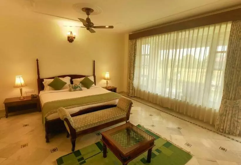 ホテル Sariska Safari Lodge