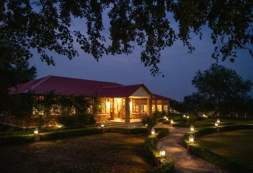 ホテル Sariska Safari Lodge
