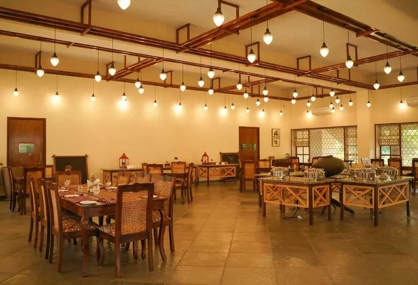 ホテル Sariska Safari Lodge