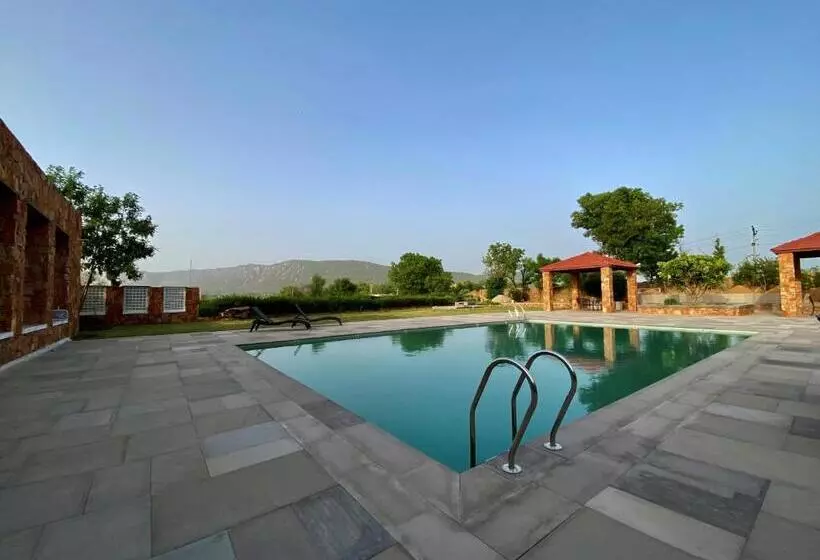 ホテル Sariska Safari Lodge