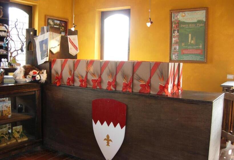 ホテル Torre Del Barbagianni   Castello Di Gropparello