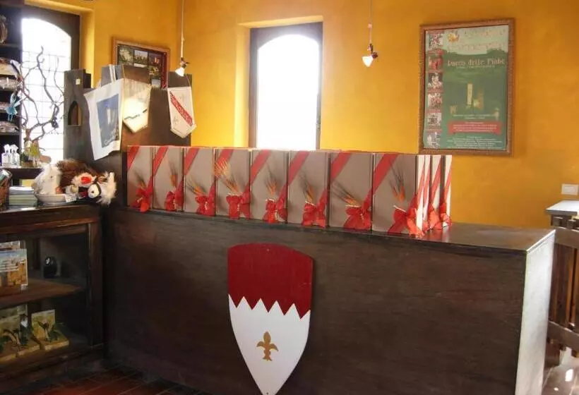 ホテル Torre Del Barbagianni   Castello Di Gropparello