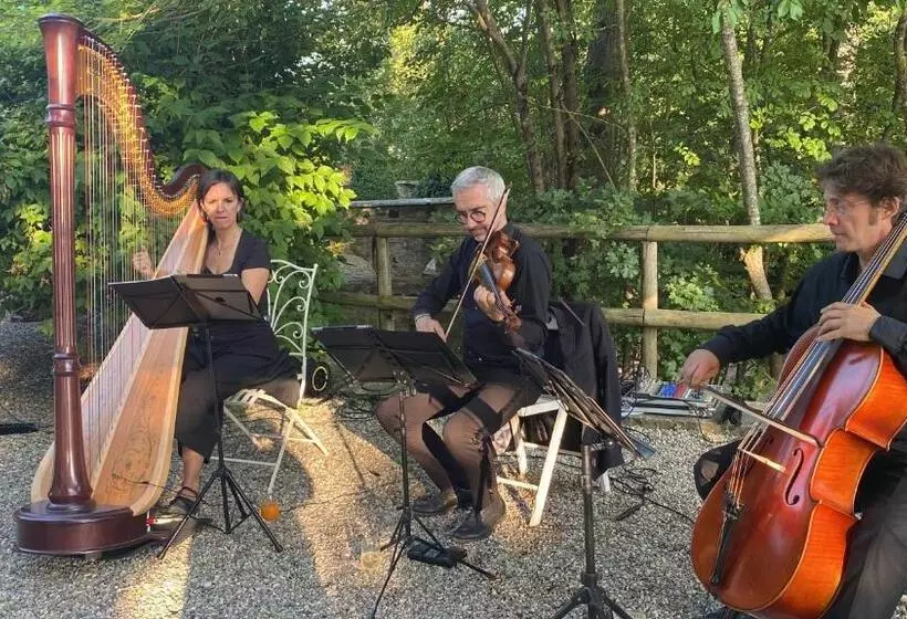 ホテル Torre Del Barbagianni   Castello Di Gropparello