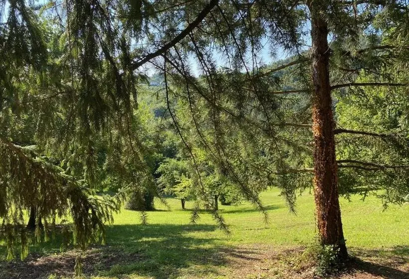 ホテル Torre Del Barbagianni   Castello Di Gropparello