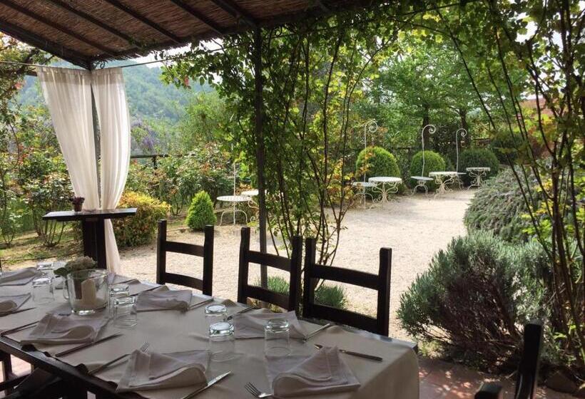 ホテル Torre Del Barbagianni   Castello Di Gropparello