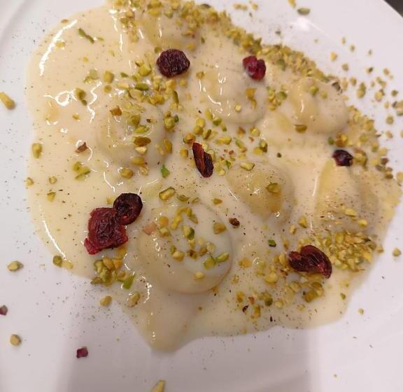 ホテル Torre Del Barbagianni   Castello Di Gropparello