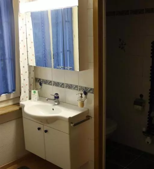 ユースホステル B&b Stirnimann