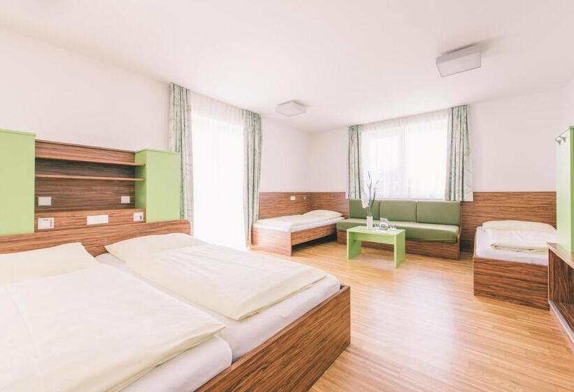 호스텔 Karlingerhaus