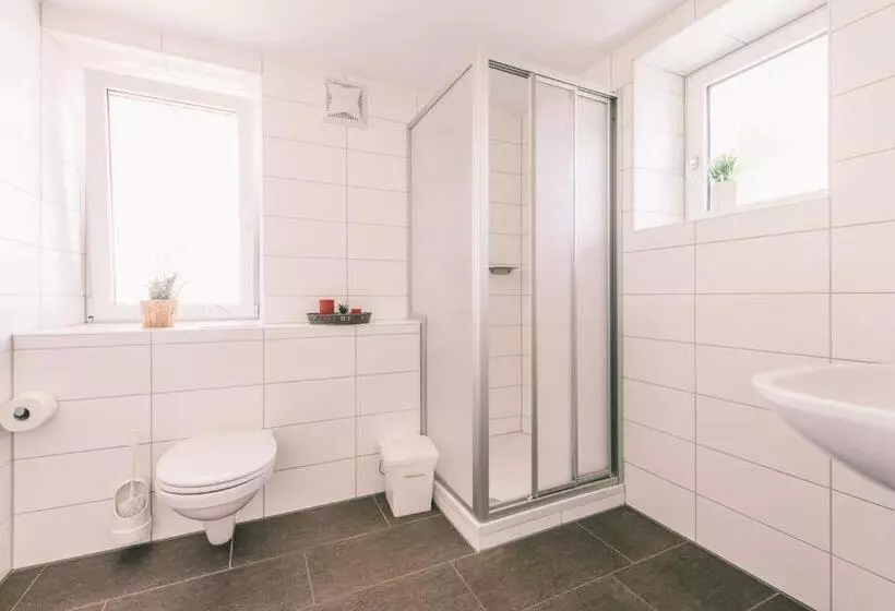 Retkeilymaja Karlingerhaus