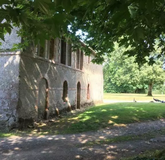 Aamiaismajoitus (B&B) Cabanes Et Chambre à La Bernardiere