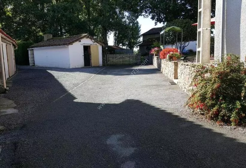 Aamiaismajoitus (B&B) Chambre D Hôtes Le Gachignard