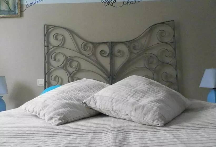 Aamiaismajoitus (B&B) Chambres Et Table D Hôtes Les Trois Marquets