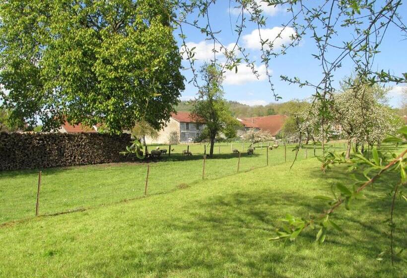 Bed and Breakfast La Taniere Douce