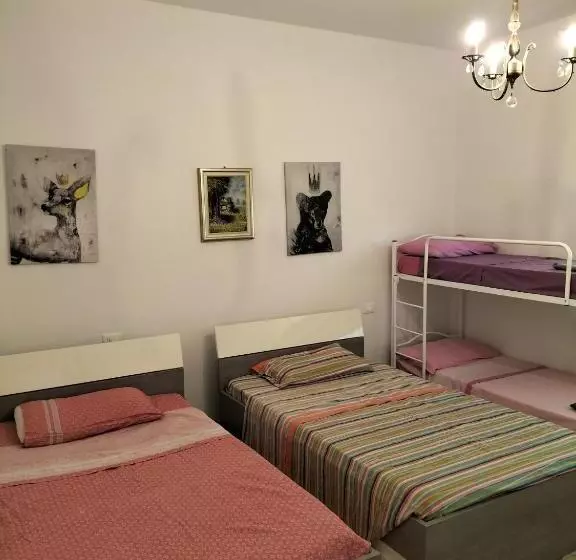 Aamiaismajoitus (B&B) Noemi & Julienne