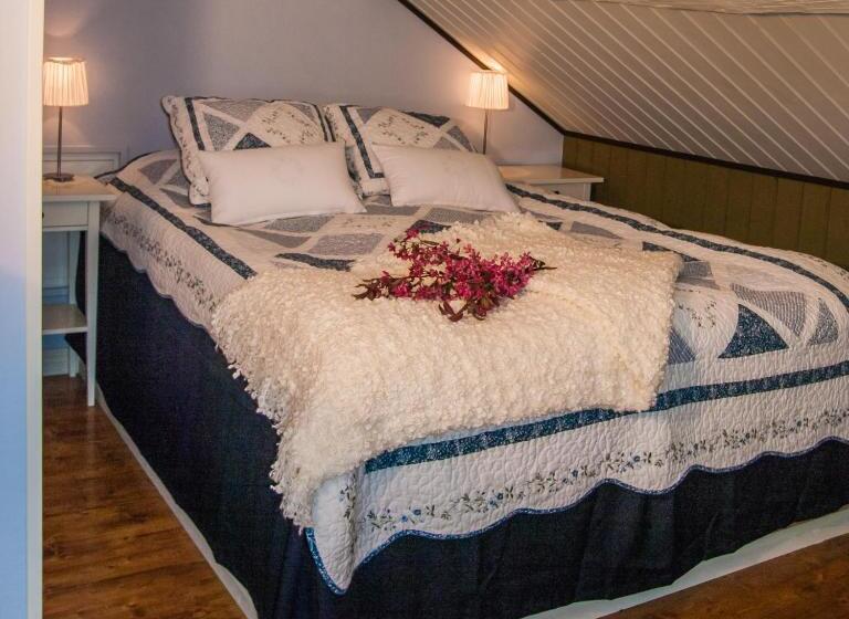 住宿加早餐  Tavlebords Honungsgård