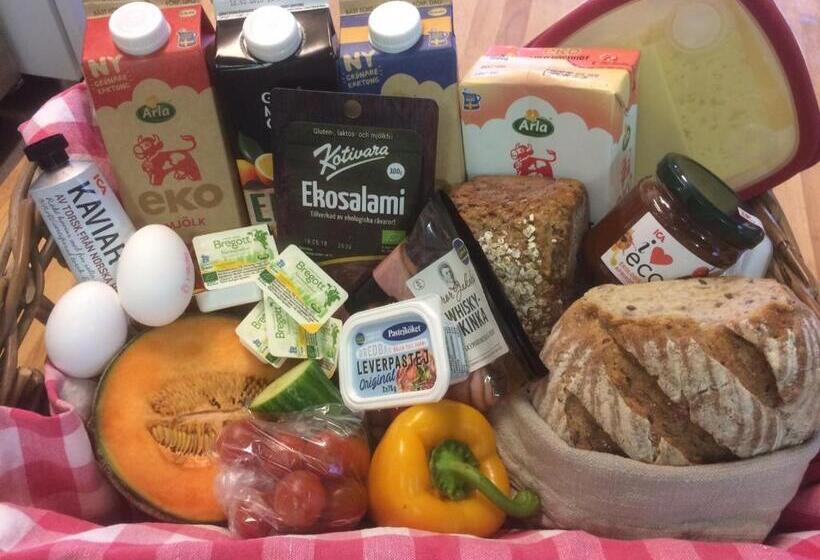 住宿加早餐  Tavlebords Honungsgård