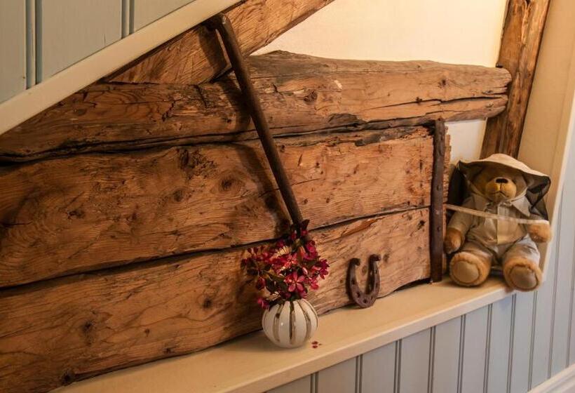 住宿加早餐  Tavlebords Honungsgård