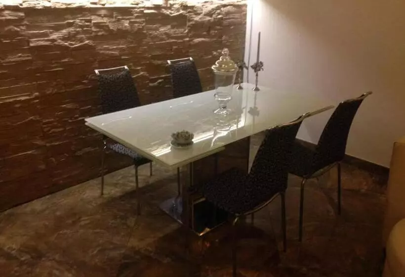 Aamiaismajoitus (B&B) Tonini House